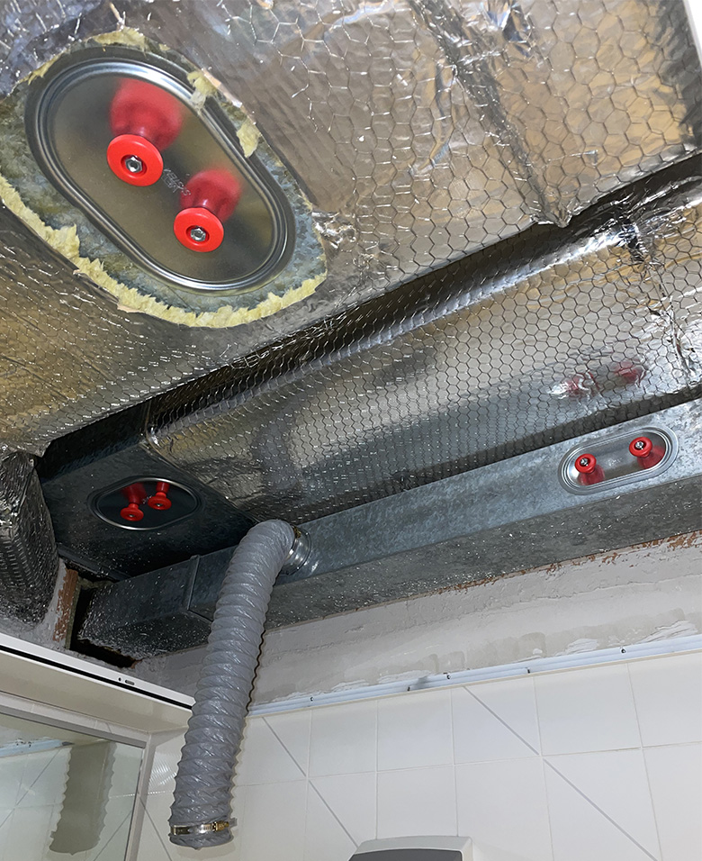 Installation of inspection hatches on ventilation ducts